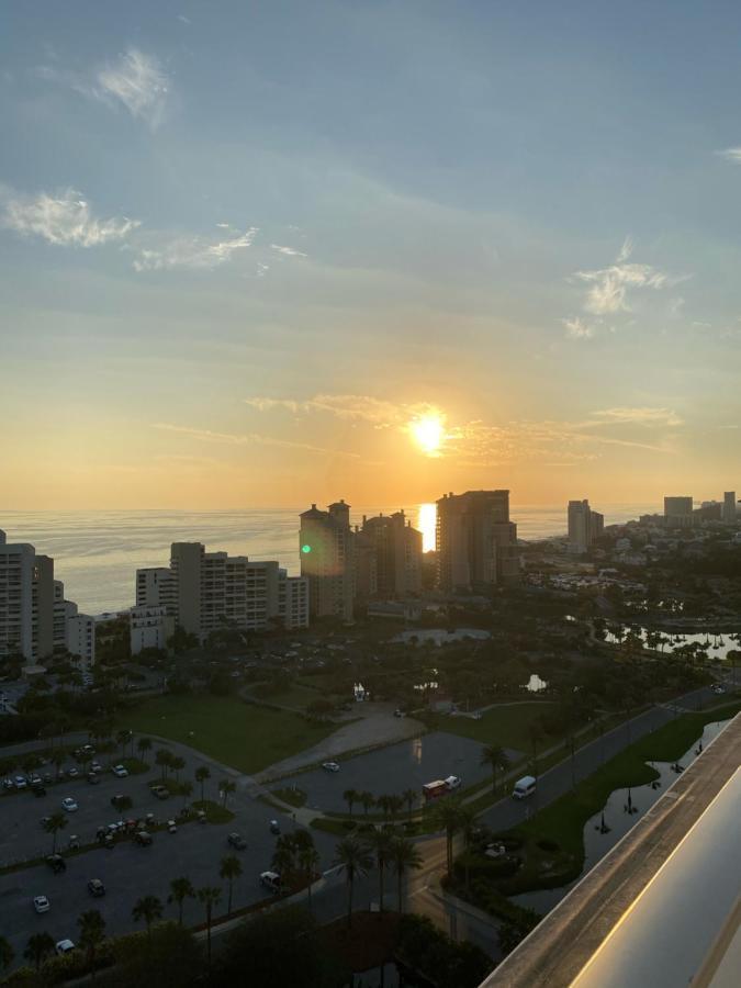 Ocean View Luxurious Condo-Best Location + Balcony Ντέστιν Εξωτερικό φωτογραφία
